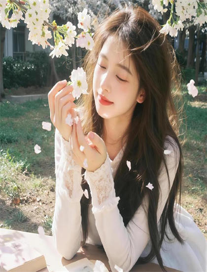 刷剧攻略：《戴脚镣的女孩》的市场表现与观众反馈——艺术与技术的完美结合